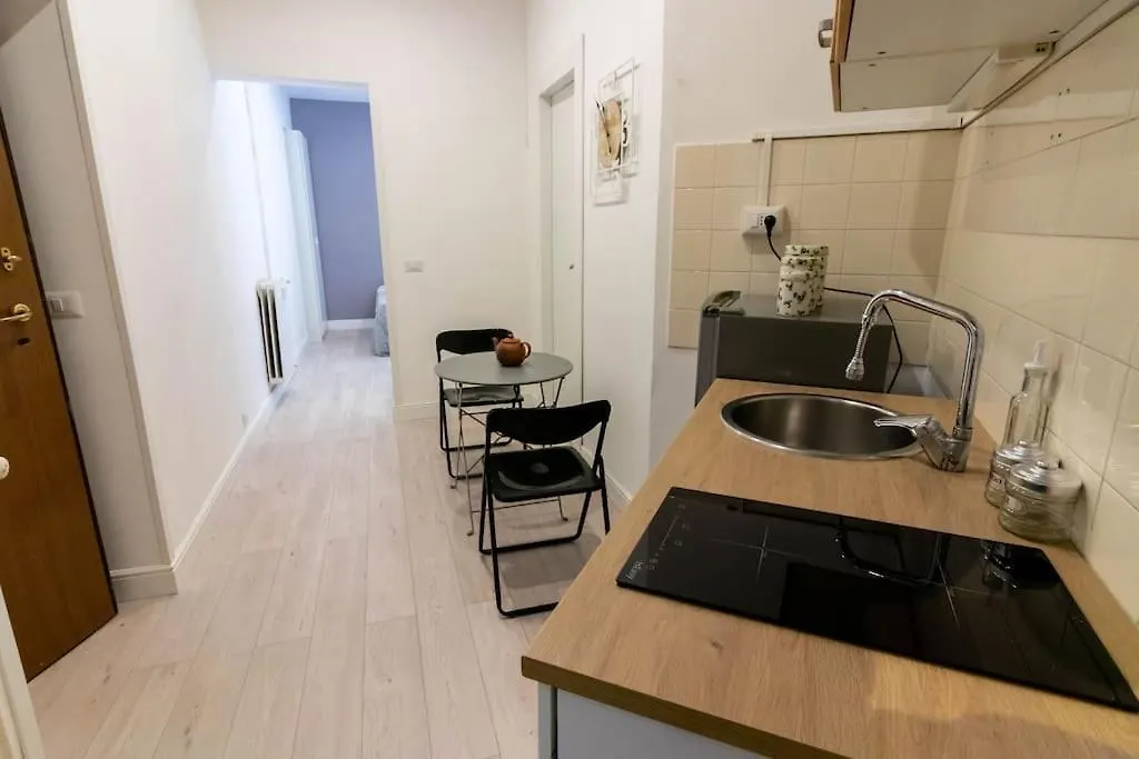 Apartment Appartamento Ristrutturato A 1600Mt Dal Colosseo Rom Italien