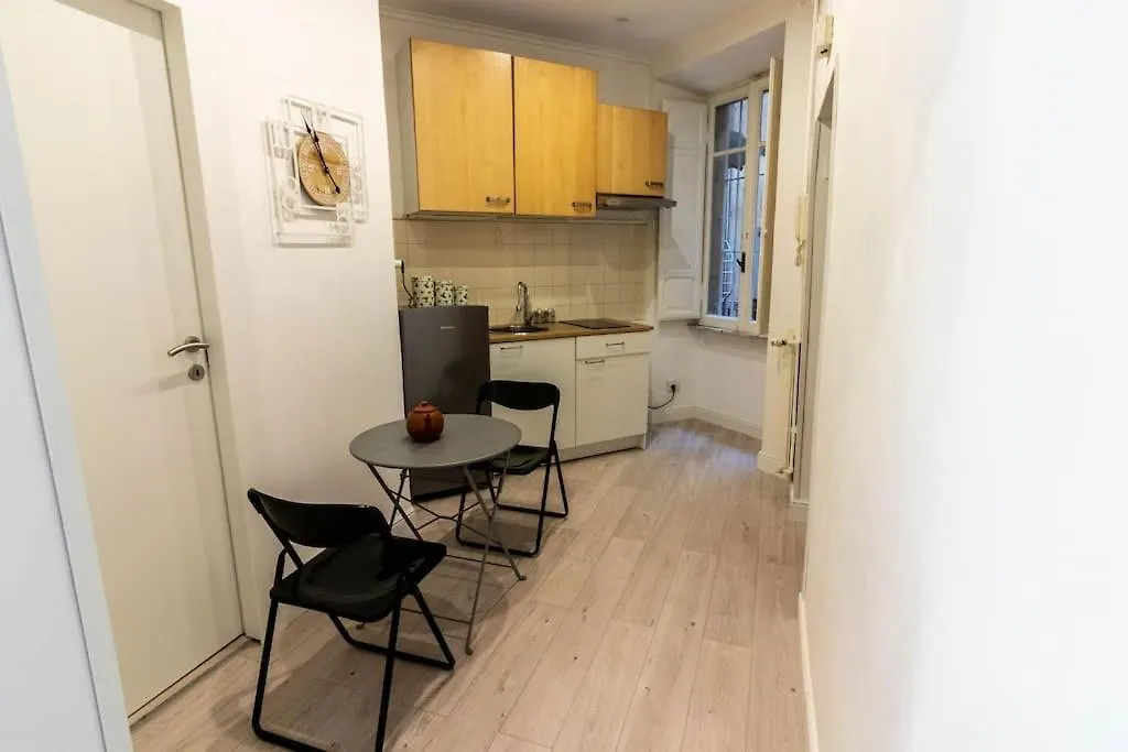 Apartment Appartamento Ristrutturato A 1600Mt Dal Colosseo Rom